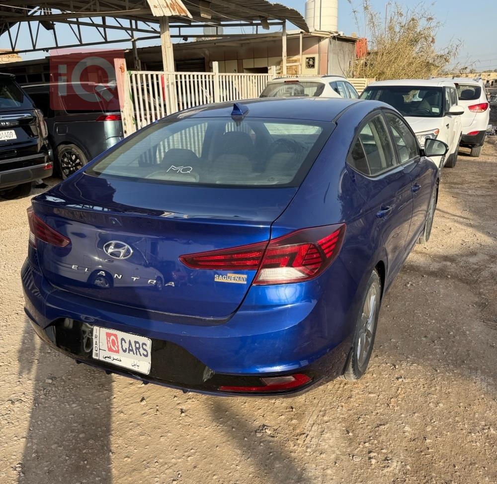 هیۆندای ئەلەنترا